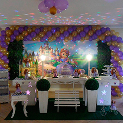 Decoração para festa infantil com tema Princesa Sofia