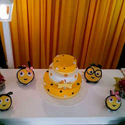 Decoração para festa infantil com tema Abelhinha