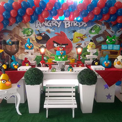 Decoração para festa infantil com tema Angry Birds