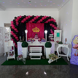 Decoração para festa infantil com tema Ever After High