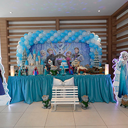 Decoração para festa infantil com tema Frozen