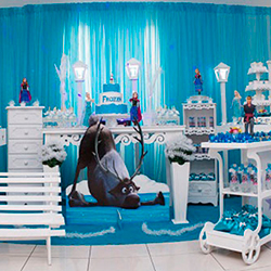 Decoração para festa infantil com tema Frozen