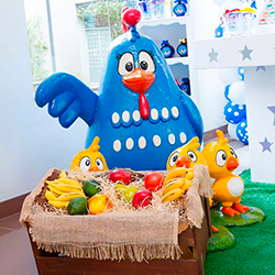 Decoração para festa infantil com tema Galinha Pintadinha