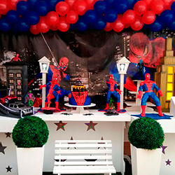 Decoração para festa infantil com tema Homem Aranha