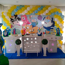 Decoração para festa infantil com tema Hora da Aventura