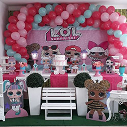 Decoração para festa infantil com tema Lol