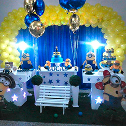 Decoração para festa infantil com tema Minions