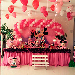 Decoração para festa infantil com tema Minnie