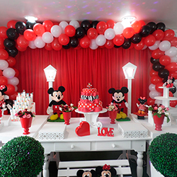 Decoração para festa infantil com tema Minnie