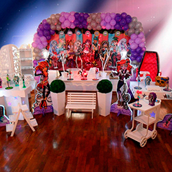 Decoração para festa infantil com tema Monster High