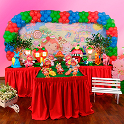 Decoração para festa infantil com tema Moranguinho