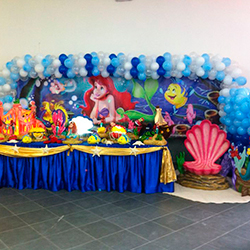 Decoração para festa infantil com tema A Pequena Sereia