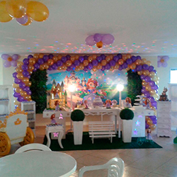 Decoração para festa infantil com tema Princesa Sofia
