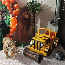 Decoração para festa infantil com tema Rei Leão