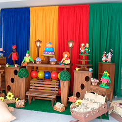 Decoração para festa infantil com tema Sítio do Pica Pau Amarelo