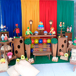 Decoração para festa infantil com tema Sítio do Pica Pau Amarelo
