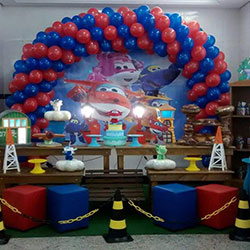 Decoração para festa infantil com tema Super Wings