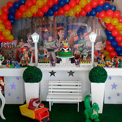 Decoração para festa infantil com tema Toy Story